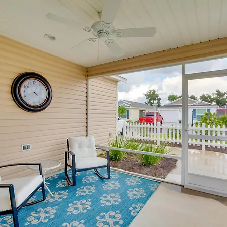 Sun-Soaked Retreat In The Villages With Grill!